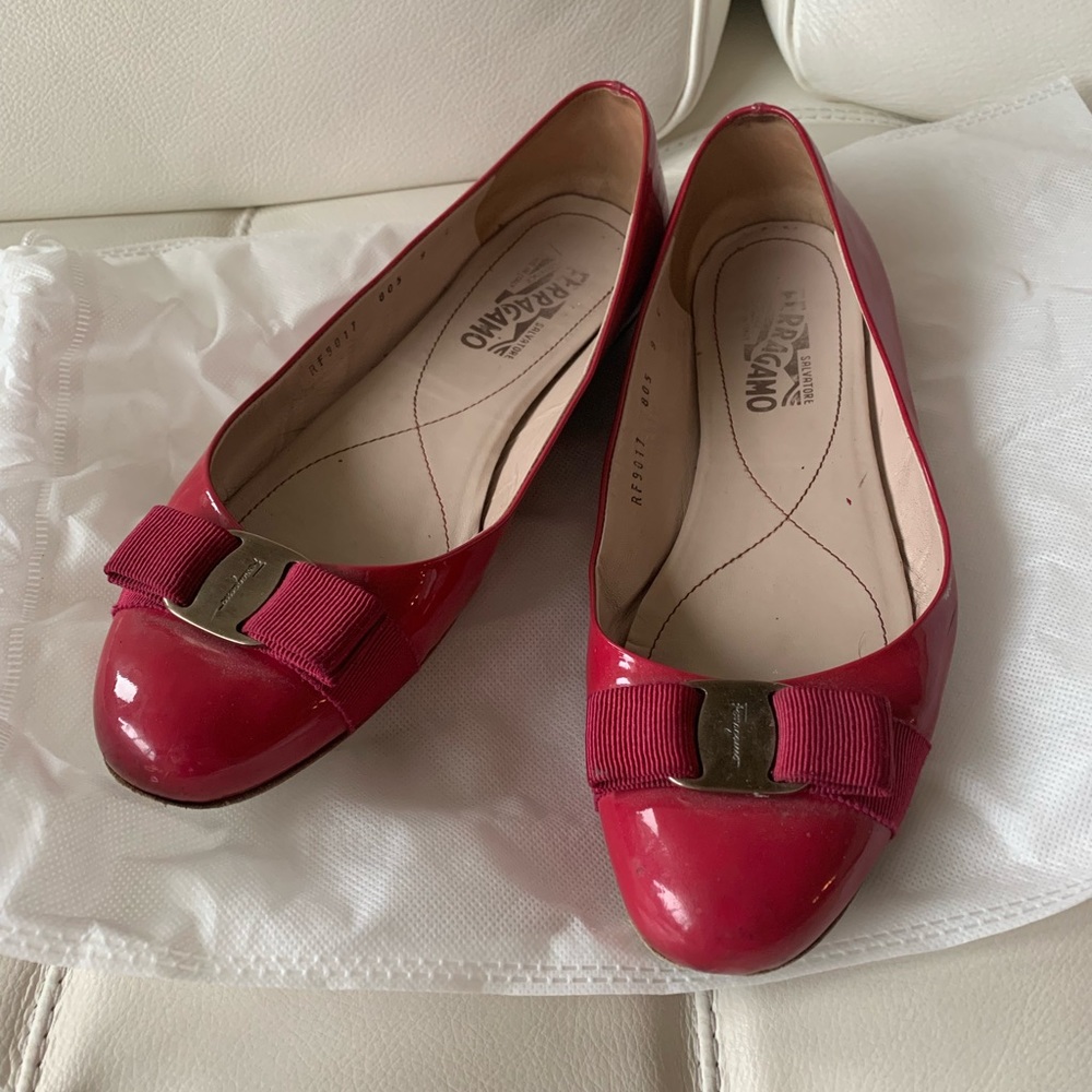 Ferragamo Varina flats - size 9